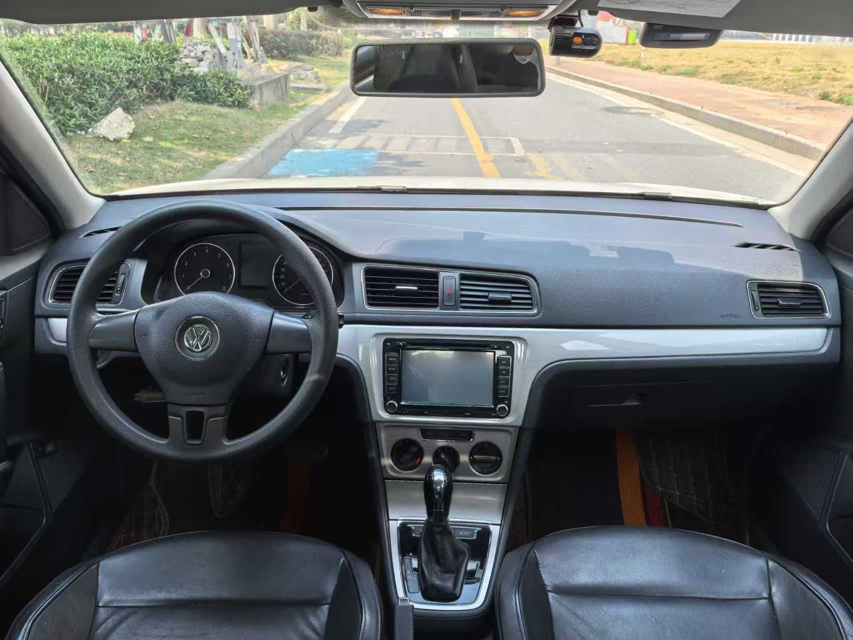 2016 Volkswagen           Lavida