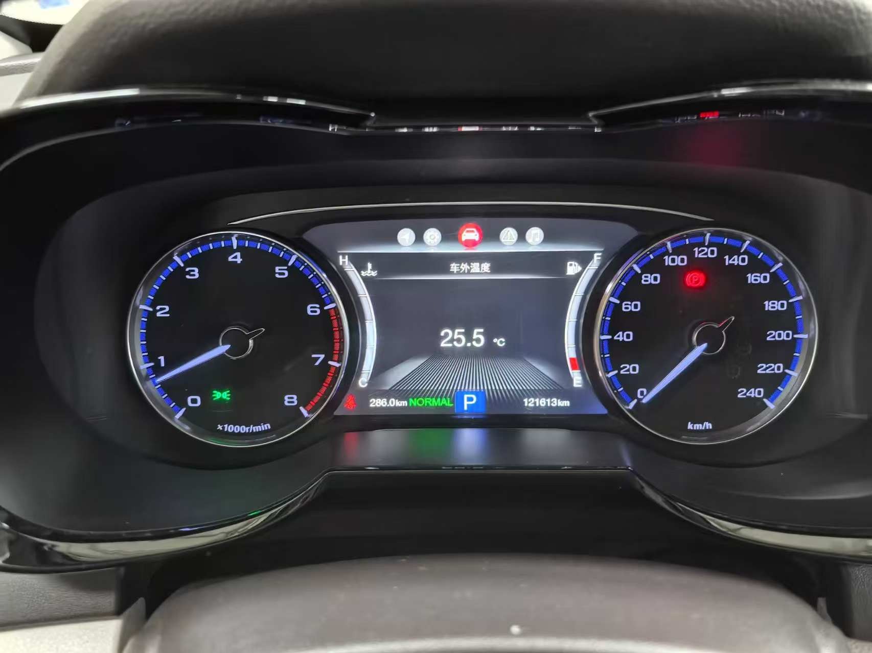 2017 GAC Trumpchi GS8