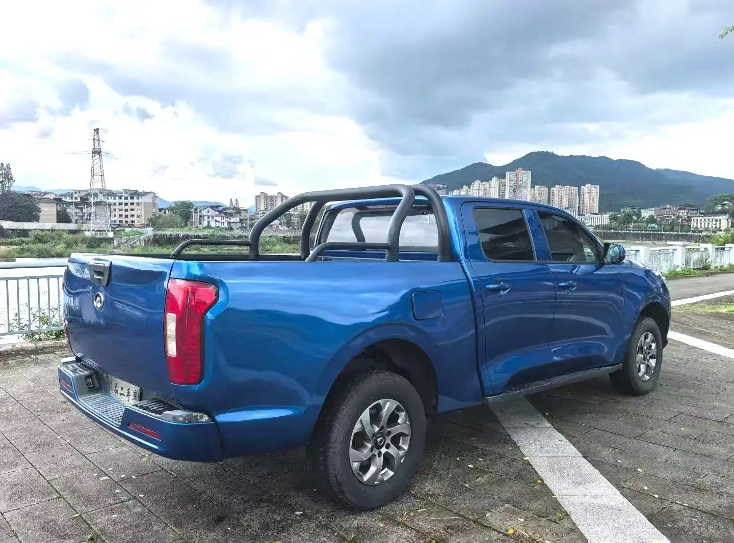 2021 POER pickup truck