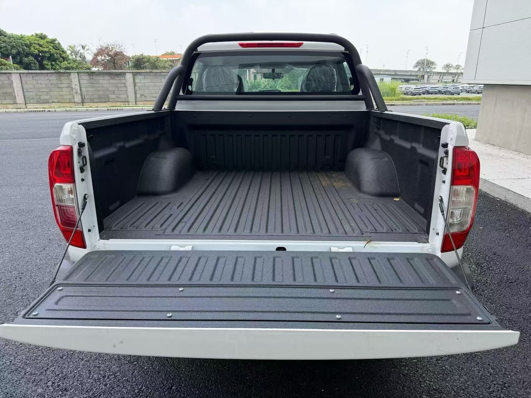 2026 ZNA Double Cab 4-door pickup